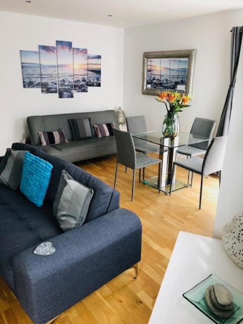 Seaview, Luxury Apartment, 2 Min Walk To Porth Beach New Quay Eksteriør bilde