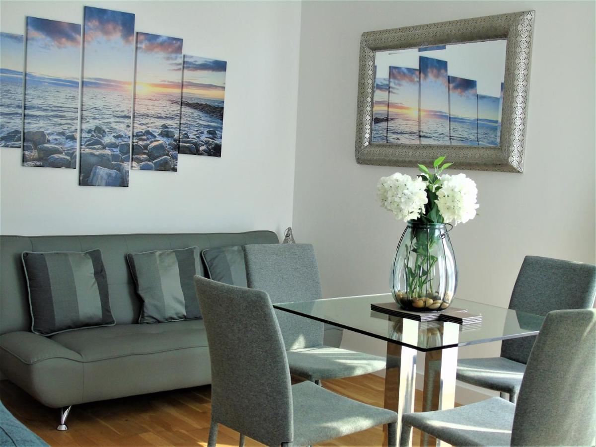 Seaview, Luxury Apartment, 2 Min Walk To Porth Beach New Quay Eksteriør bilde