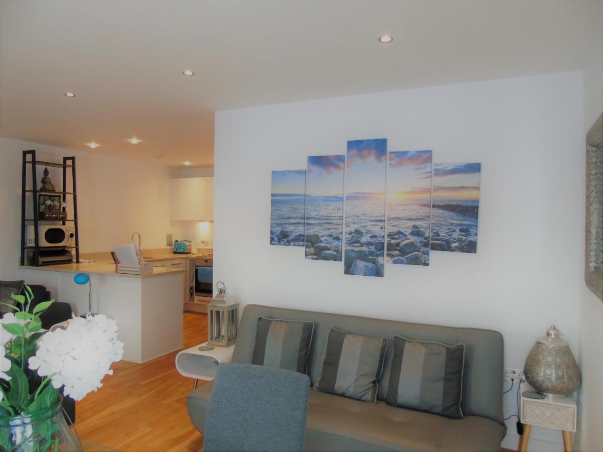 Seaview, Luxury Apartment, 2 Min Walk To Porth Beach New Quay Eksteriør bilde