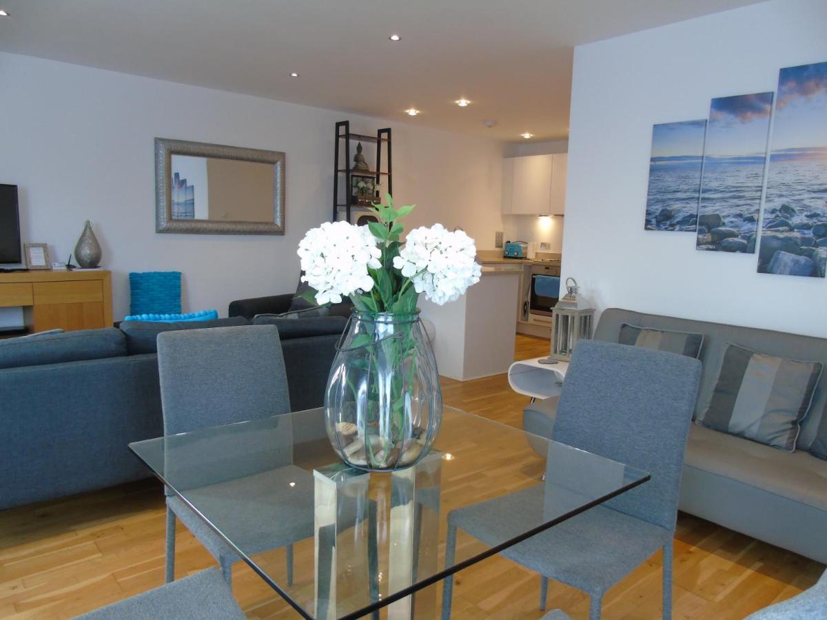 Seaview, Luxury Apartment, 2 Min Walk To Porth Beach New Quay Eksteriør bilde